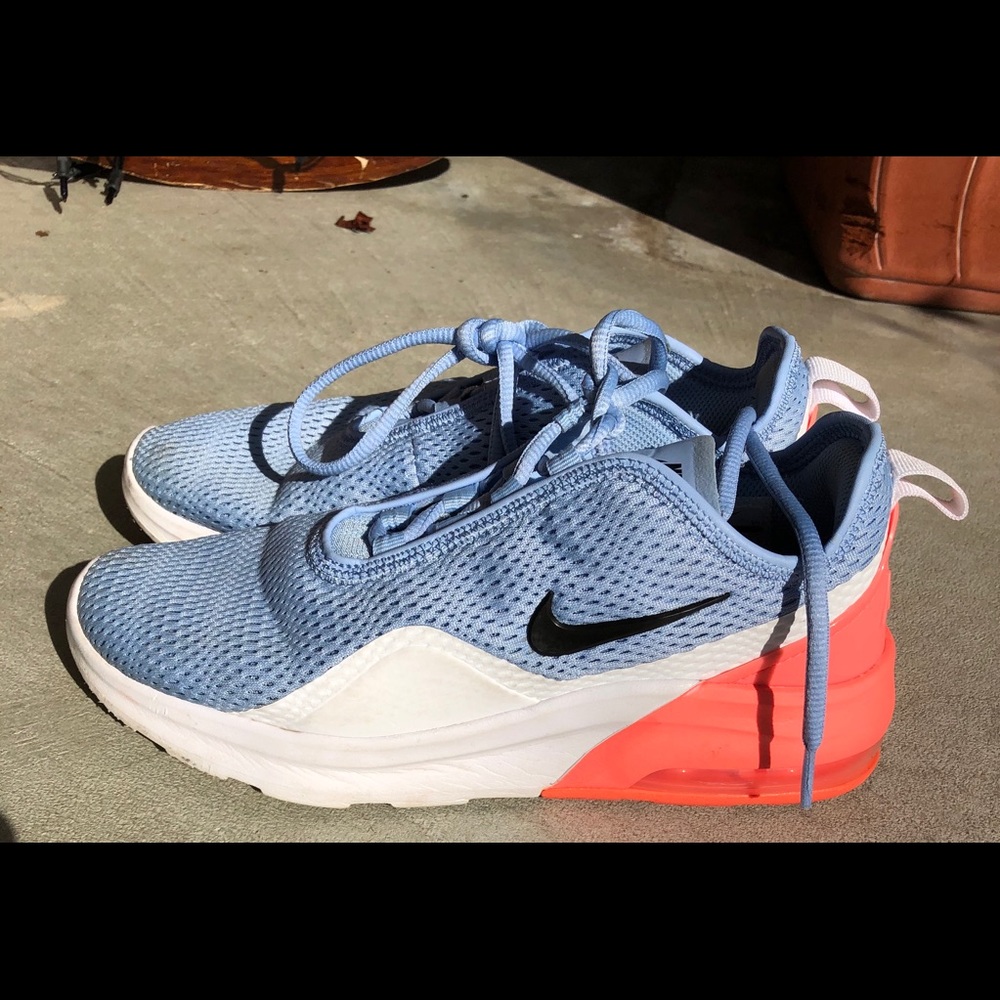 Nike Air Max Motion 2